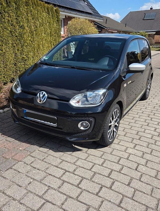 Second-hand VW up! 75 CP (55 kW) 2015 Negru Hatchback