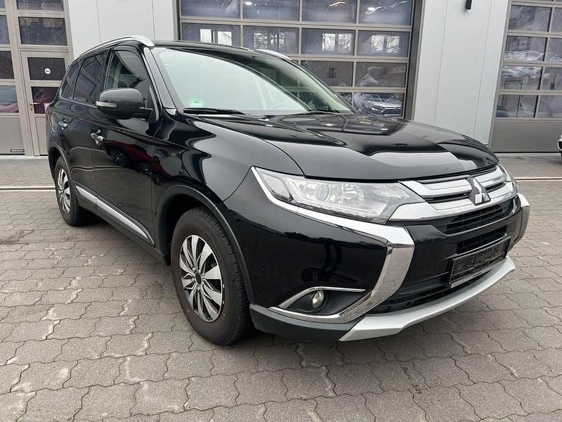 Schwarz Gebraucht 2017 Mitsubishi Outlander Basis SUV | 11.980 € (Superpreis) - Bild 1/4