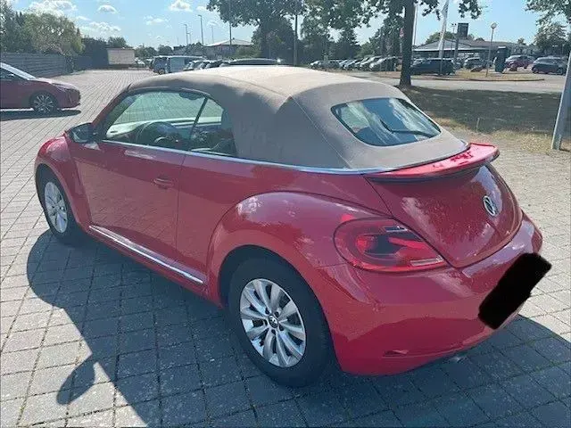 Gebraucht VW Beetle Design 105 PS (77 kW) 2015 Rot Kleinwagen