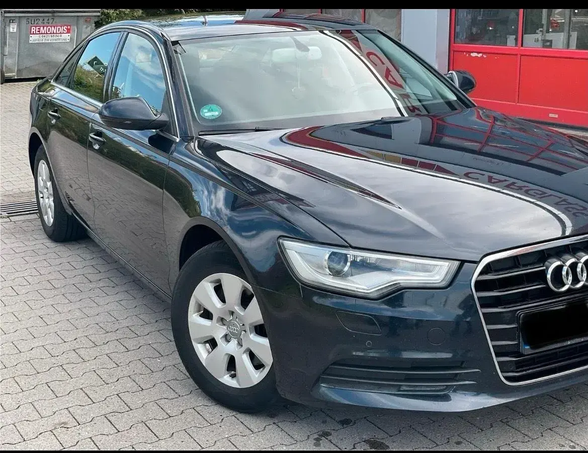 Gebraucht Audi A6 136 PS (100 kW) 2014 Blau Limousine