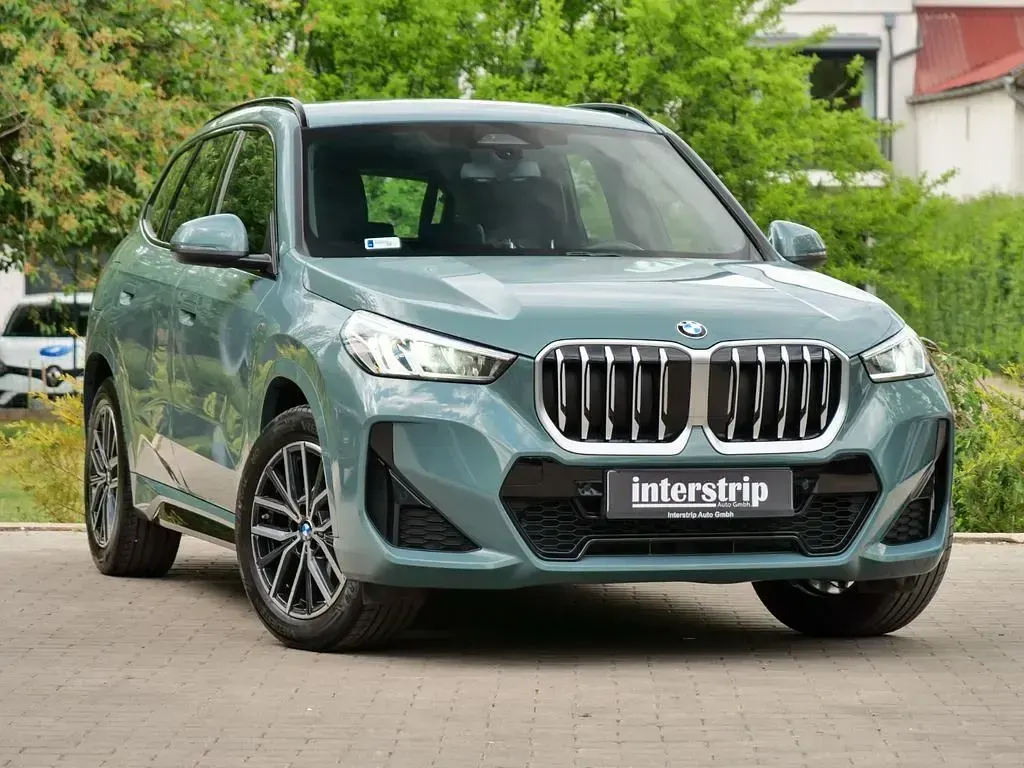 Gebraucht BMW X1 M Sport 163 PS (119 kW) 2025 Portimao blue SUV