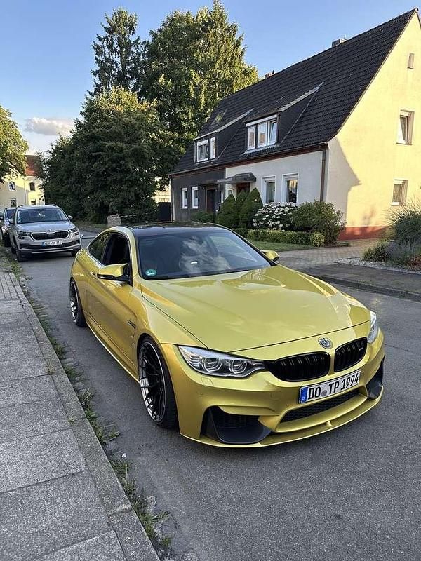 Gebraucht BMW M4 Basis 431 PS (317 kW) 2016 Gelb Coupé