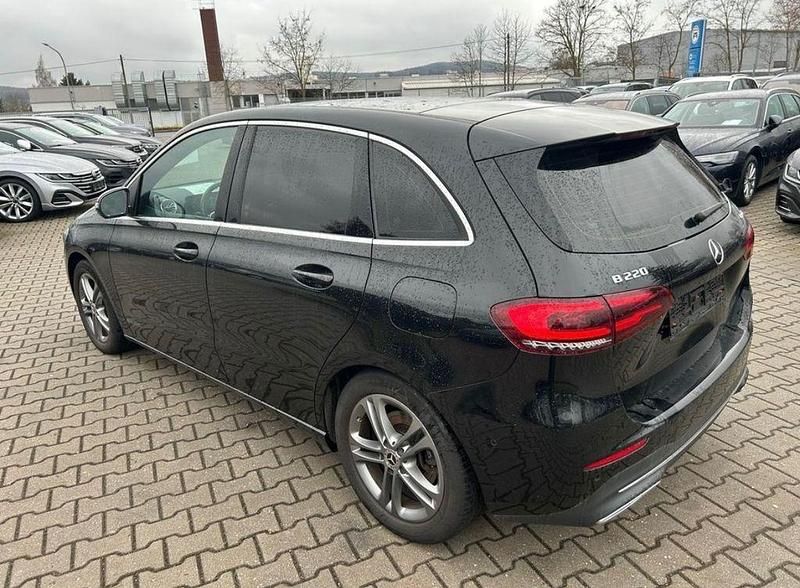 Gebraucht Mercedes B220 190 PS (139 kW) 2019 Schwarz Van / Kleinbus