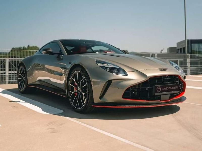 Neu Aston Martin V8 Vantage 655 PS (481 kW) 2025 Titanium gray Coupé