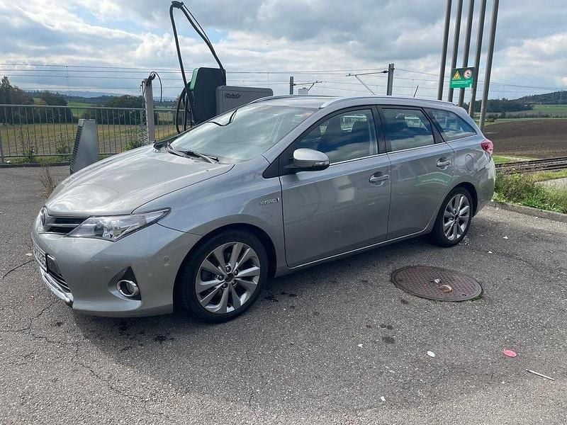 Grau Gebraucht 2013 Toyota Auris Touring Sports Kombi | 7.500 € (Superpreis) - Bild 1/4