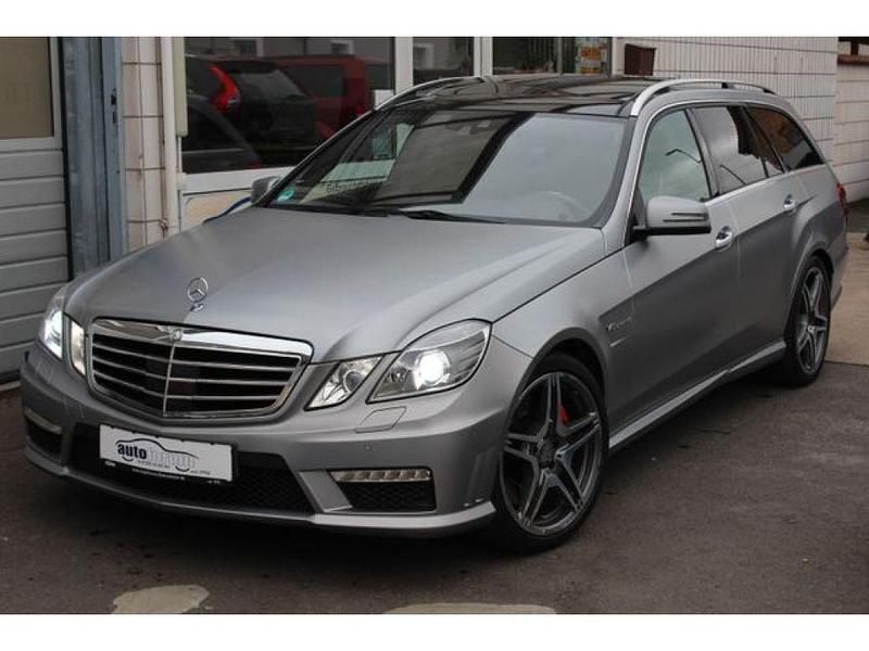 Gebraucht Mercedes E63 AMG 557 PS (409 kW) 2011 Designo magno (metallic) Kombi