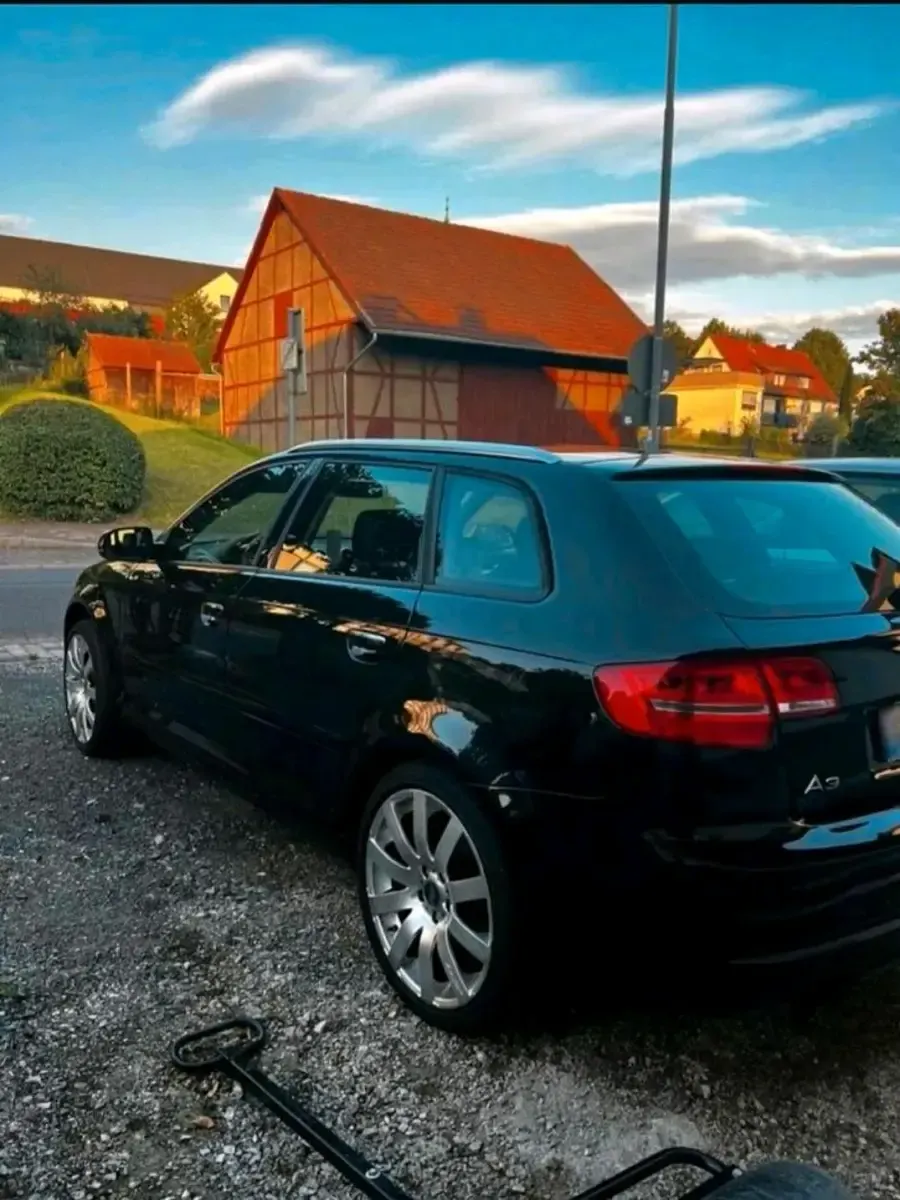 Gebraucht Audi A3 Sportback 115 PS (84 kW) 2013 Schwarz Kleinwagen