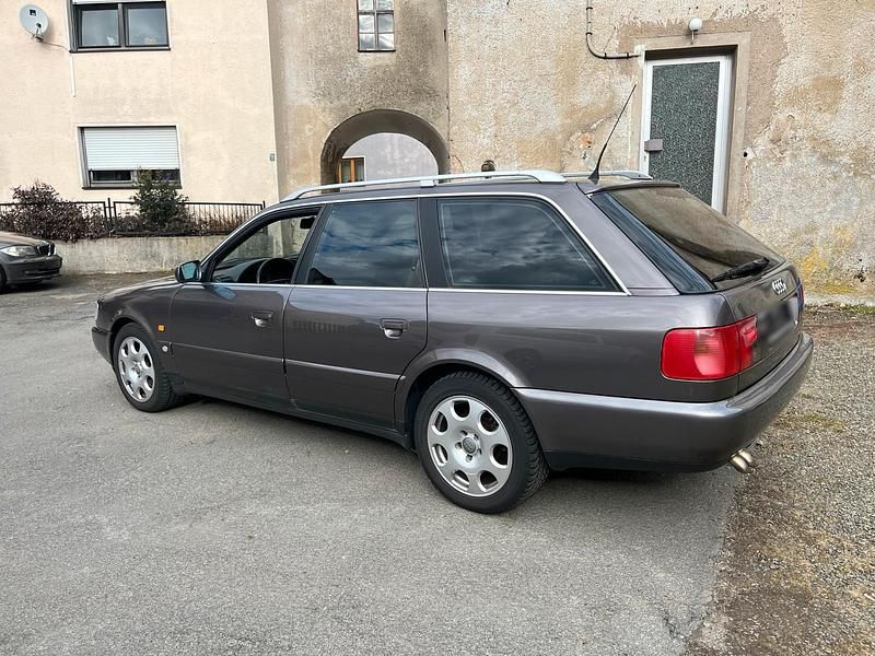 Gebraucht Audi A6 140 PS (102 kW) 1995 Grün Kombi