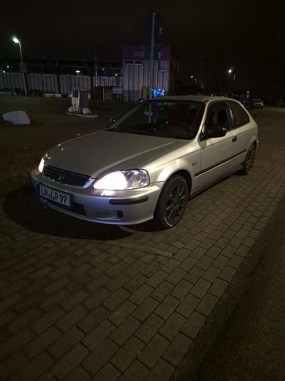 Gebraucht Honda Civic 75 PS (55 kW) 1999 Silber Limousine