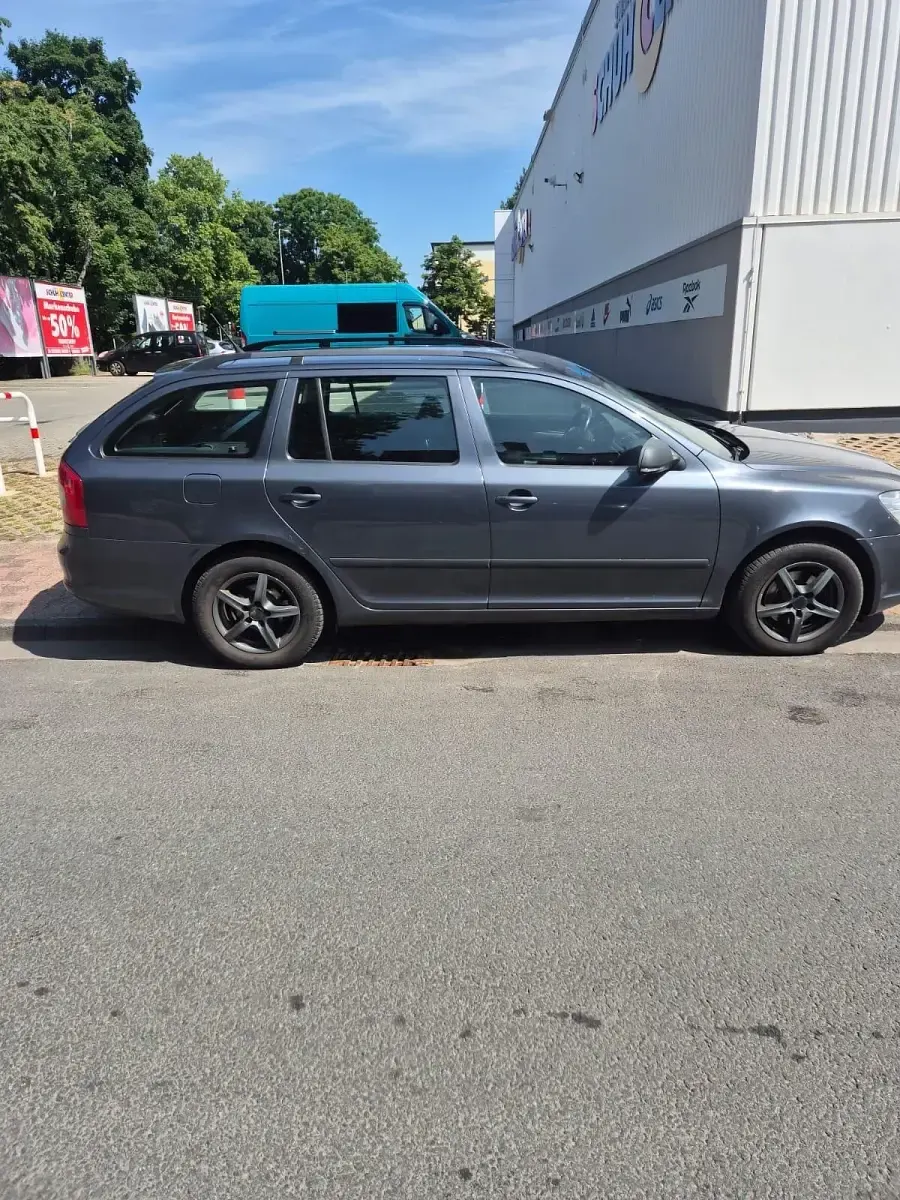 Gebraucht Skoda Octavia 69 PS (50 kW) 2010 Grau Kombi