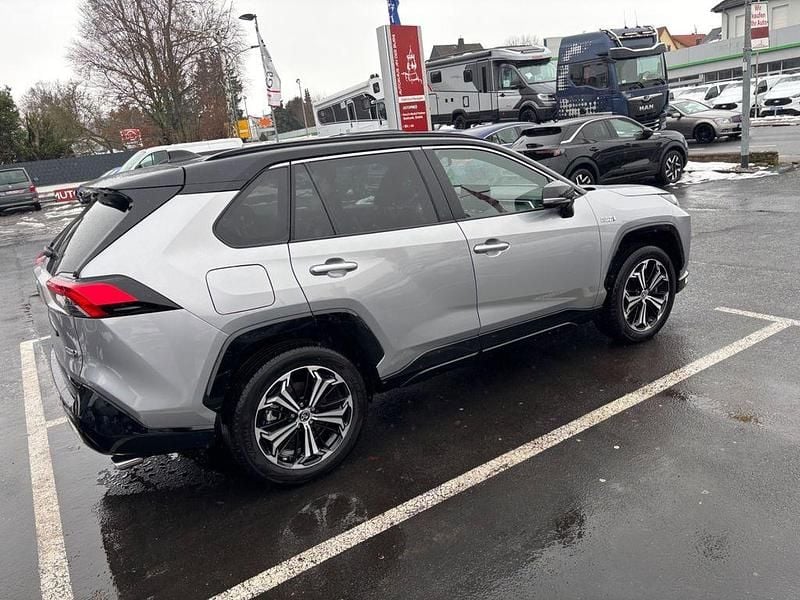 Grau Gebraucht 2025 Toyota RAV4 Hybrid SUV | 40.999 € (Superpreis) - Bild 1/4