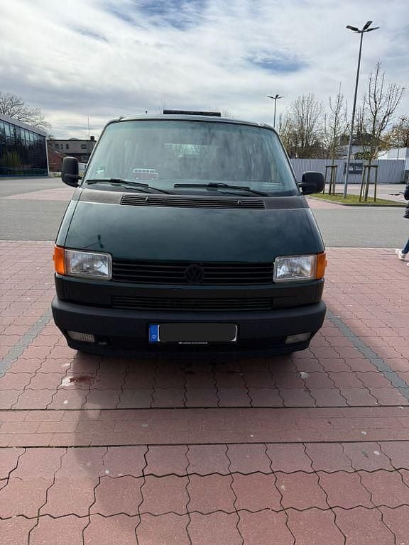 Usado VW Multivan 110 HP (80 kW) 1995 Verde Monovolume