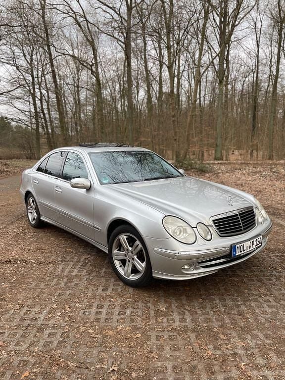 Gebraucht Mercedes E320 Avantgarde 224 PS (164 kW) 2005 Silber Limousine