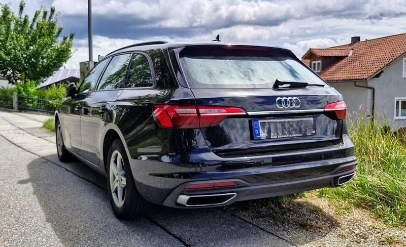 Schwarz Gebraucht 2020 Audi A4 S-Line Kombi | 23.900 € (Fairer Preis) - Bild 1/4