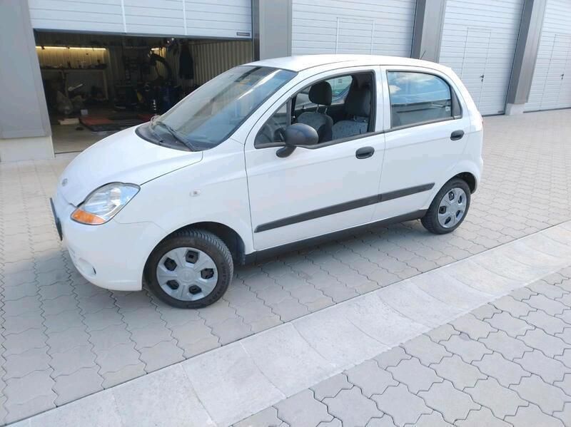 Weiß Gebraucht 2009 Chevrolet Matiz Kleinwagen | 600 € (Superpreis) - Bild 1/4