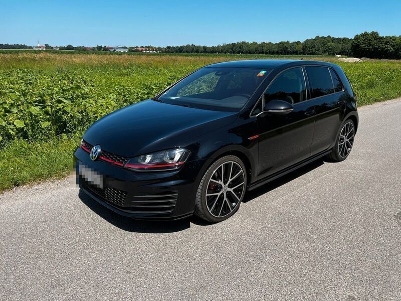 Schwarz Gebraucht 2016 VW Golf VII GTI Limousine | 17.990 € (Guter Preis) - Bild 1/4
