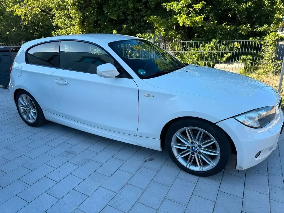 Gebraucht BMW 116 122 PS (89 kW) 2010 Weiß Kleinwagen