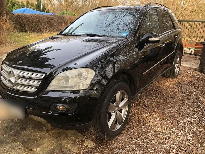 Gebraucht Mercedes ML320 225 PS (165 kW) 2008 Schwarz SUV