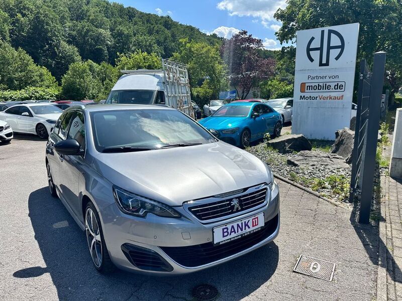 Grau Gebraucht 2017 Peugeot 308 GT Kombi | 10.995 € (Fairer Preis) - Bild 1/3