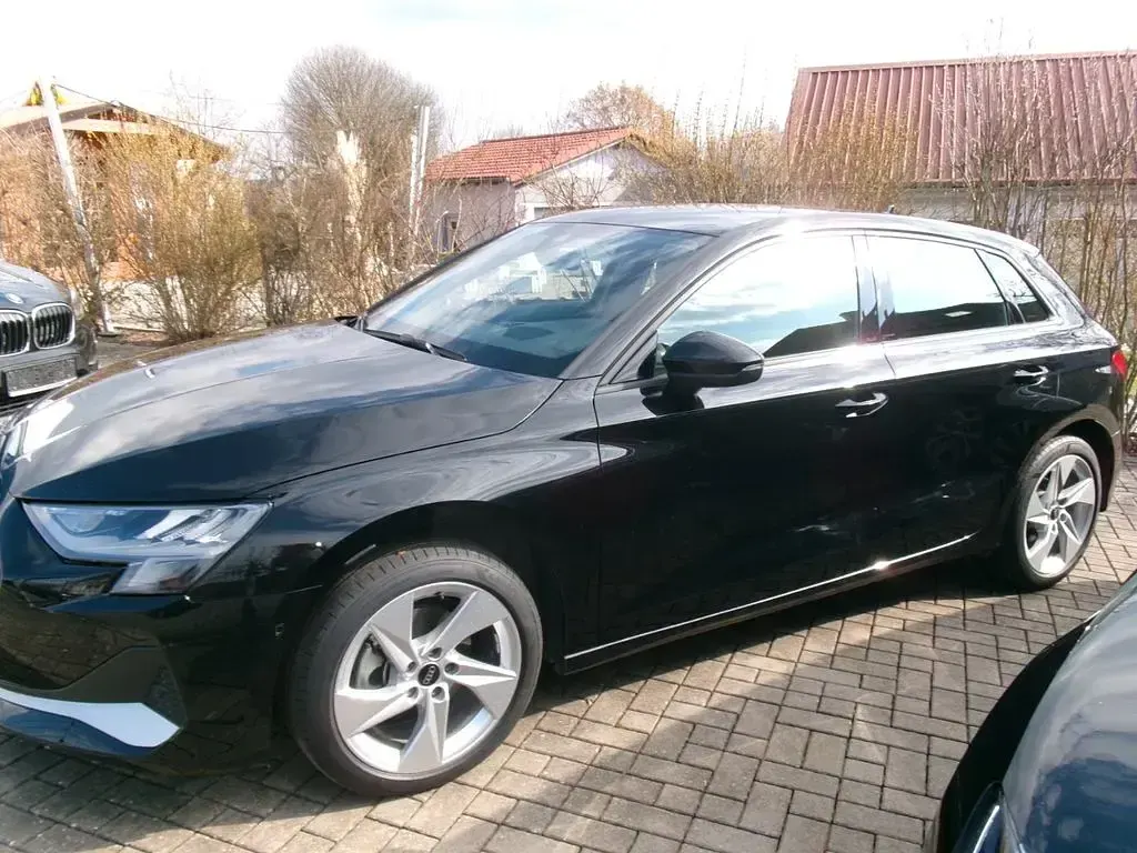 Gebraucht Audi A3 Advanced 150 PS (110 kW) 2025 Schwarz Limousine