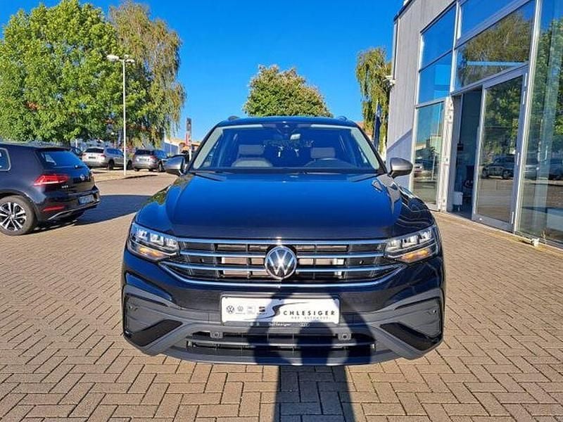 Gebraucht VW Tiguan Allspace Move 200 PS (147 kW) 2023 Schwarz SUV