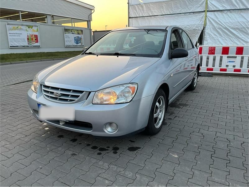 Gebraucht Kia Cerato LX 105 PS (77 kW) 2005 Silber Limousine