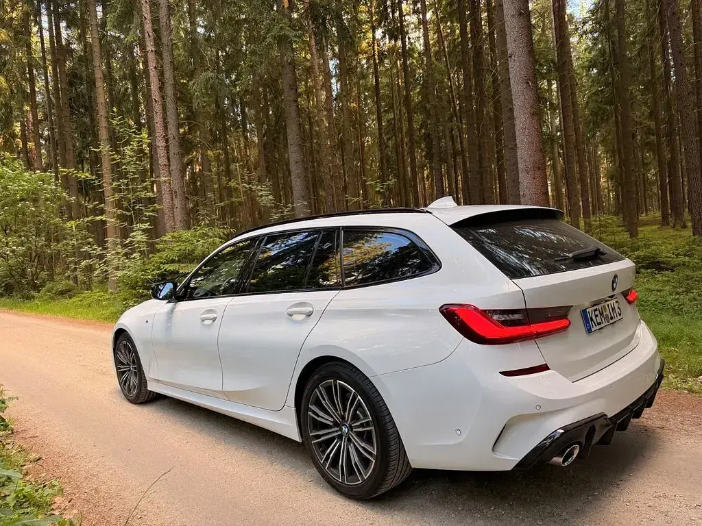 Gebraucht BMW 320 Performance 190 PS (139 kW) 2021 Weiß Limousine