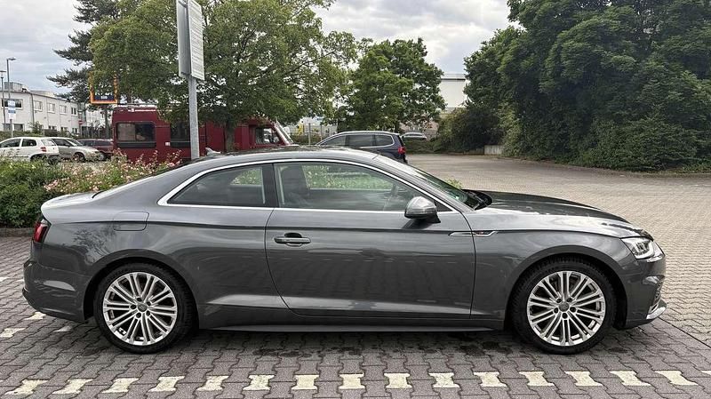 Grau Gebraucht 2019 Audi A5 Design Coupé | 26.000 € (Fairer Preis) - Bild 1/4