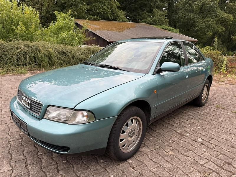 Grau Gebraucht 2000 Audi A4 Limousine | 799 € (Superpreis) - Bild 1/4