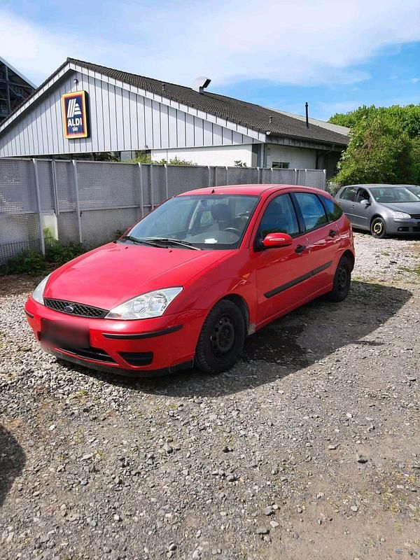 Second-hand Ford Focus 108 CP (79 kW) 2003 Roșu Break