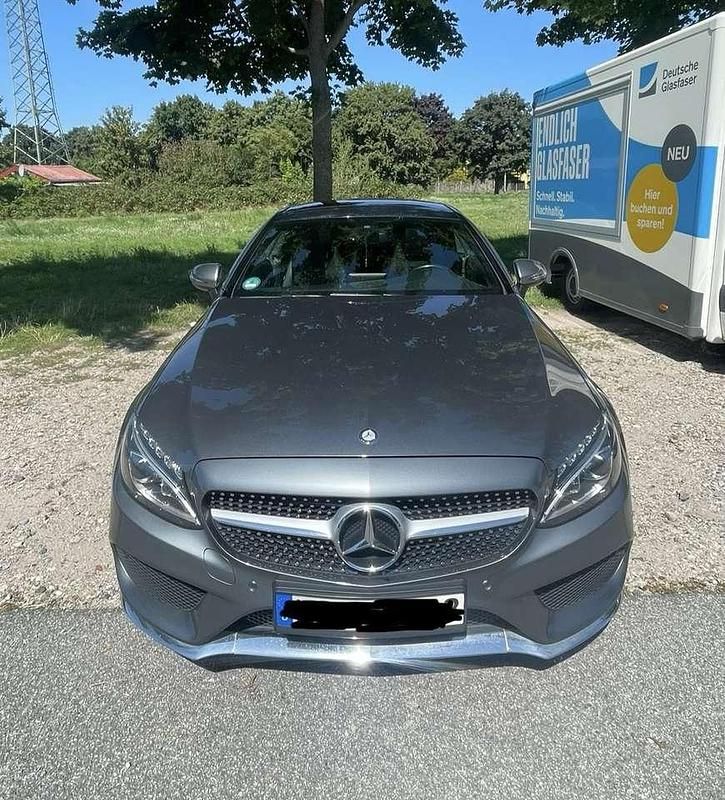 Grau Gebraucht 2017 Mercedes C250 AMG line Coupé | 25.000 € (Fairer Preis) - Bild 1/4