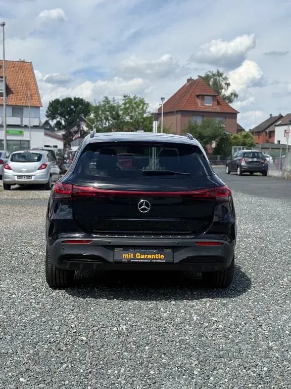Gebraucht Mercedes EQA300 AMG 167 kW (228 PS) 2023 Schwarz SUV