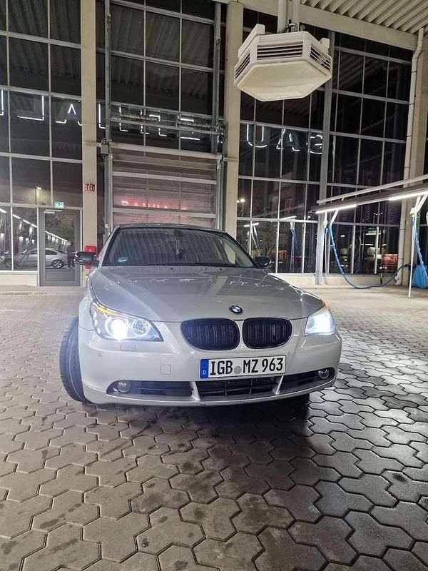 Gebraucht BMW 525 192 PS (141 kW) 2004 Silber Limousine