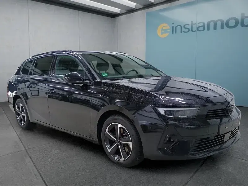 Gebraucht Opel Astra 131 PS (96 kW) 2024 Schwarz Kleinwagen