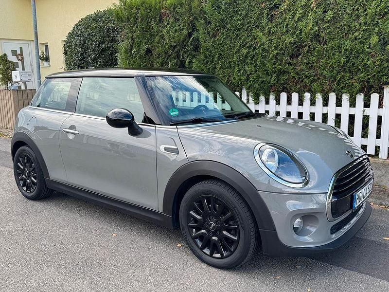 Grau Gebraucht 2018 Mini Cooper Pepper Kleinwagen | 12.450 € (Fairer Preis) - Bild 1/4