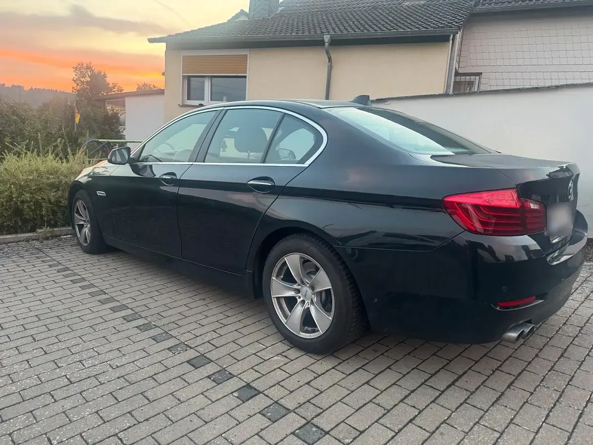 Gebraucht BMW 520 190 PS (139 kW) 2015 Schwarz Limousine