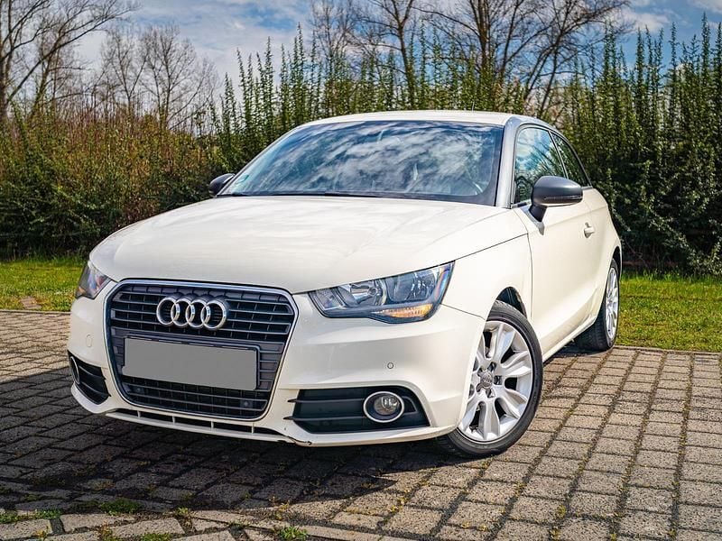 Gebraucht Audi A1 86 PS (63 kW) 2011 Weiß Kleinwagen