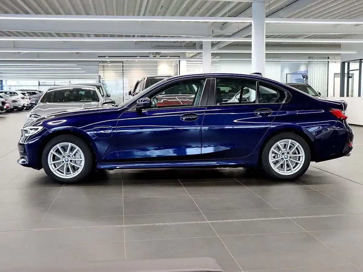 Second-hand BMW 330e Advantage 252 CP (185 kW) 2022 Albastru Berlinǎ
