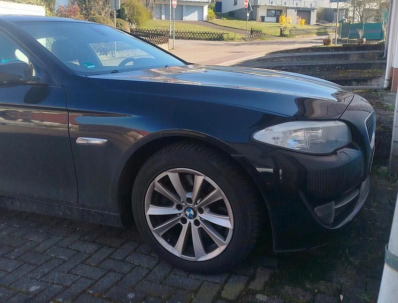 Gebraucht BMW 520 184 PS (135 kW) 2012 Schwarz Limousine
