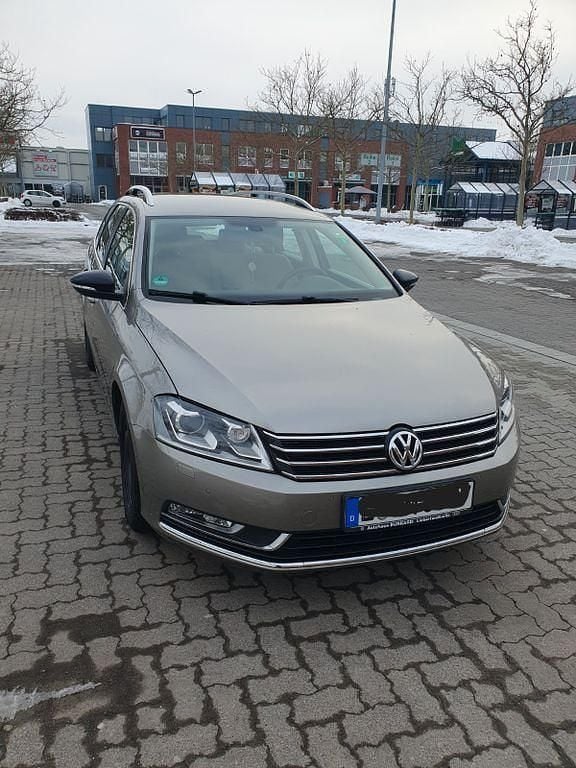 Gebraucht VW Passat Edition 140 PS (102 kW) 2015 Braun Kombi