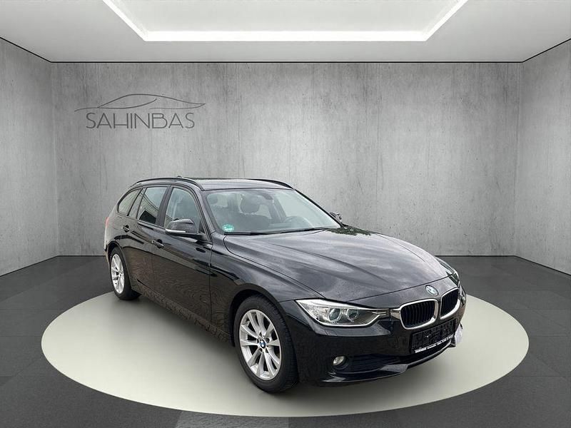 Schwarz Gebraucht 2013 BMW 318 Comfort Edition Kombi | 6.490 € (Guter Preis) - Bild 1/4
