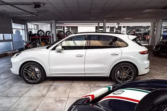 Usata Porsche Cayenne 383 CV (281 kW) 2017 Bianco SUV