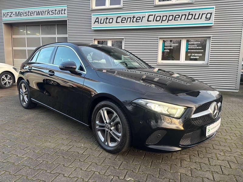 Nachtschwarz unilack Gebraucht 2019 Mercedes A180 Progressive Kleinwagen | 17.900 € (Fairer Preis) - Bild 1/4