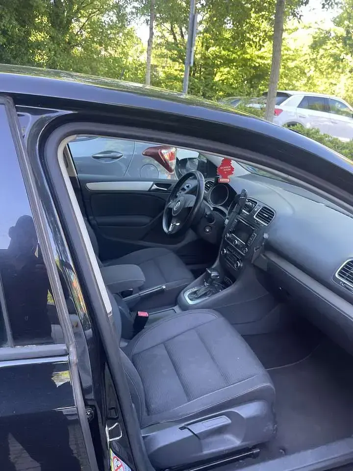 Gebraucht VW Golf VI Team 105 PS (77 kW) 2010 Schwarz Kleinwagen