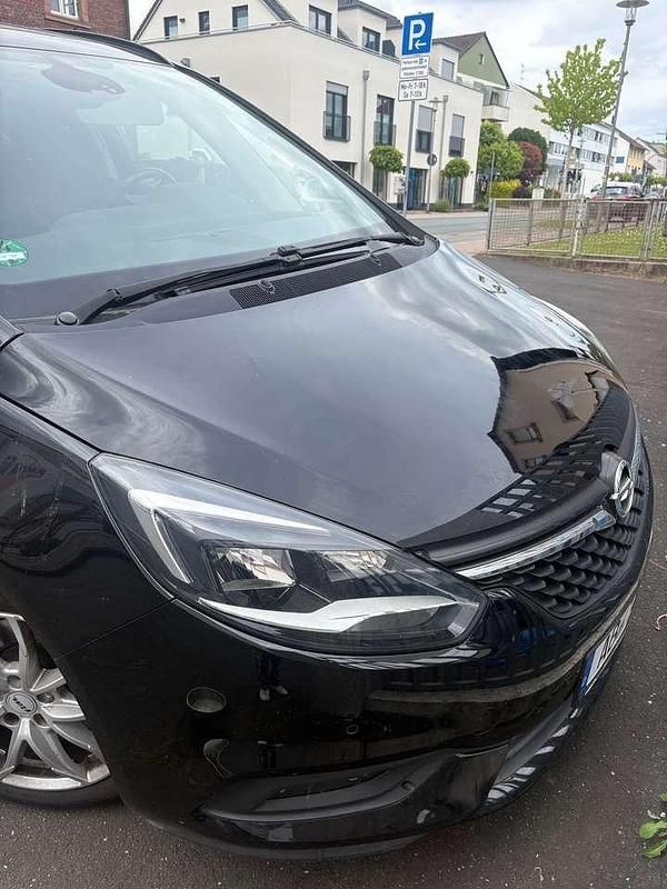 Schwarz Gebraucht 2016 Opel Zafira Tourer drive Van / Kleinbus | 14.800 € (Teuer) - Bild 1/4