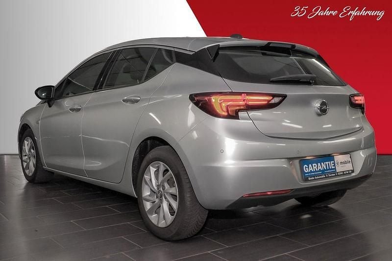 Używany Opel Astra Elegance 122 KM (89 kW) 2022 Srebrny Sedan/Limuzyna