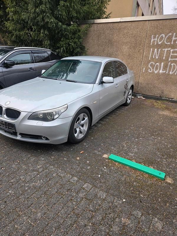 Gebraucht BMW 520 163 PS (119 kW) 2006 Grau Limousine