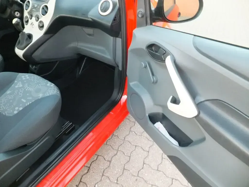Używany Ford Ka Ambiente 69 KM (50 kW) 2015 Czerwony Hatchback