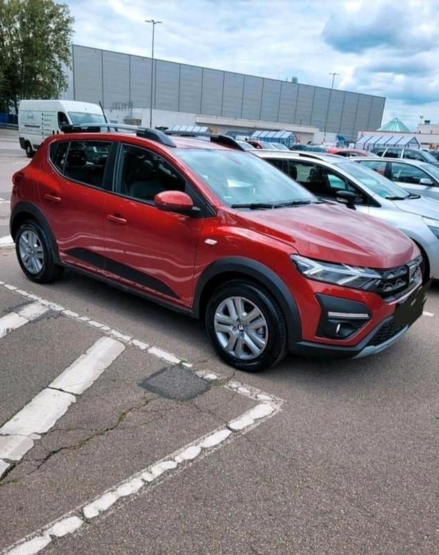 Rot Gebraucht 2022 Dacia Sandero Stepway Kleinwagen | 13.500 € (Guter Preis) - Bild 1/4