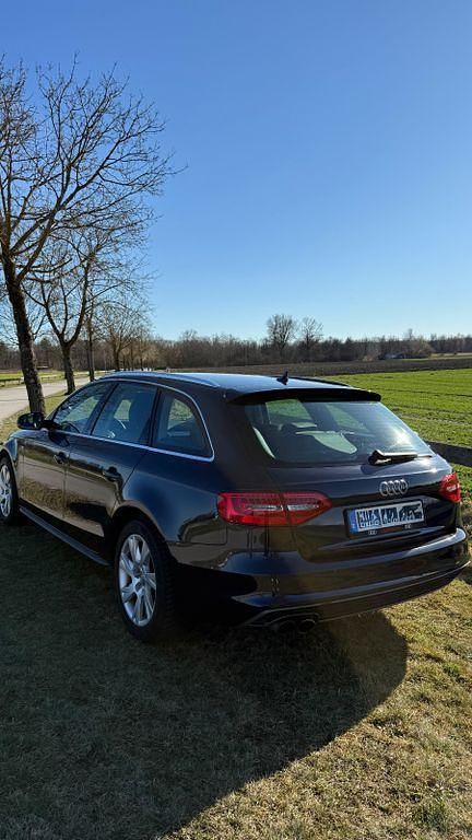 Gebraucht Audi A4 S-Line 177 PS (130 kW) 2013 Blau Kombi